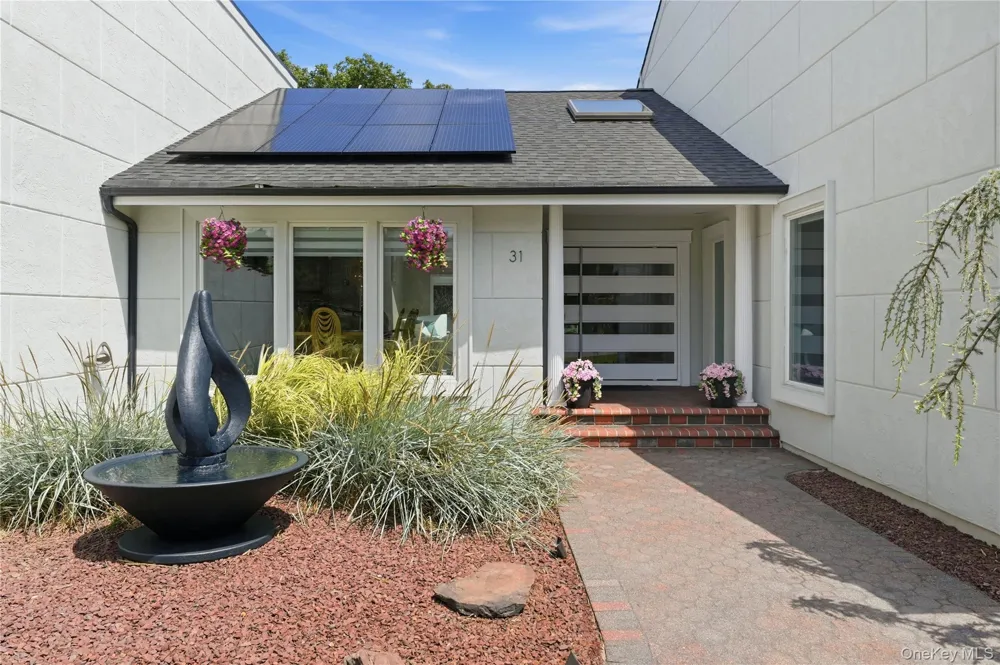 31 Deer Run East Islip, NY 11730