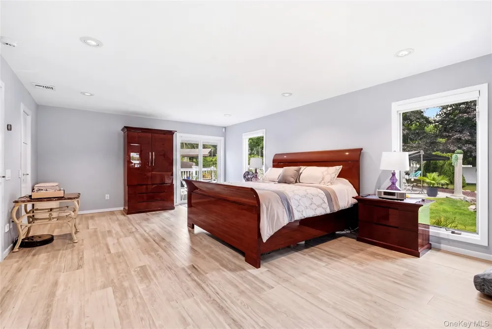 31 Deer Run East Islip, NY 11730