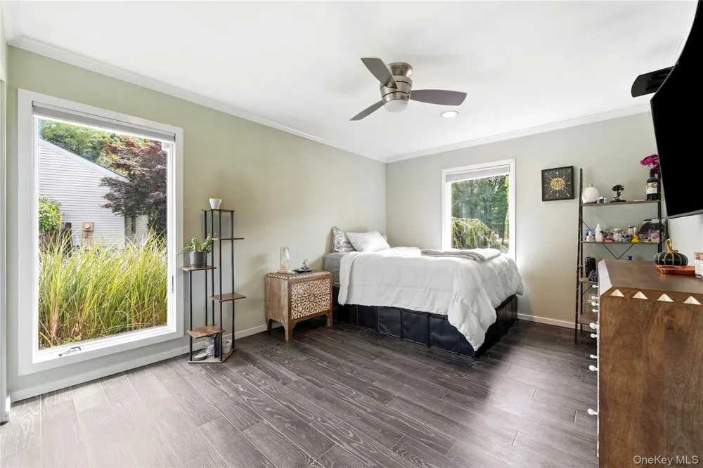 31 Deer Run East Islip, NY 11730