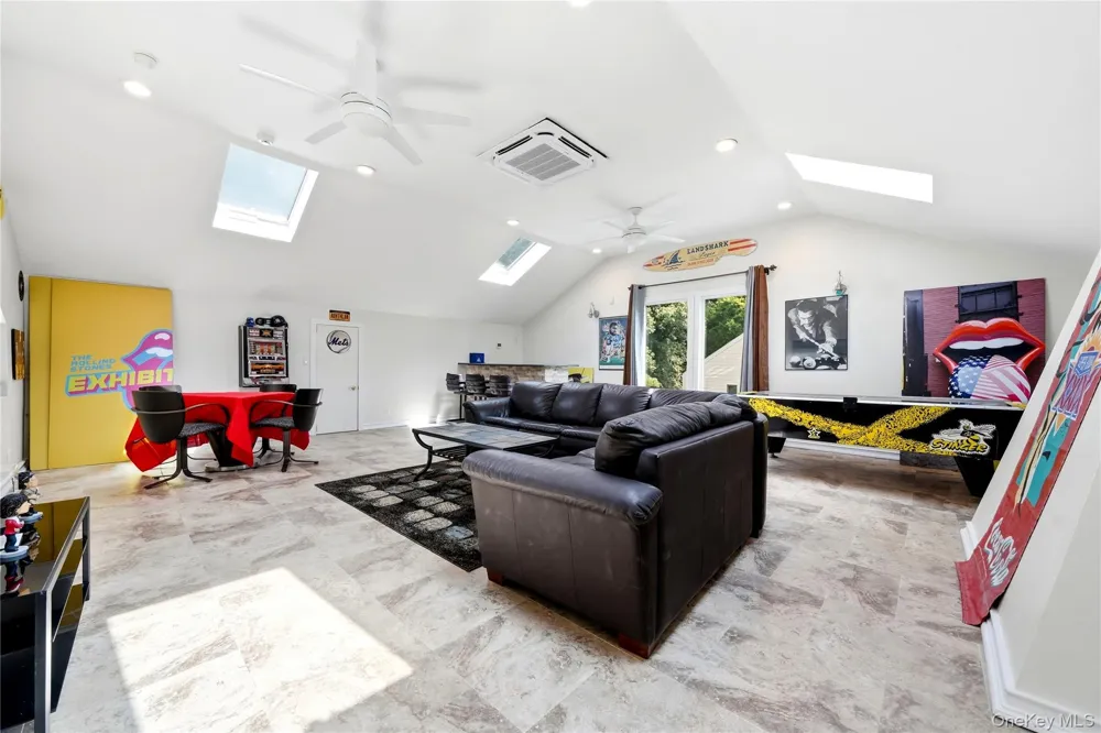 31 Deer Run East Islip, NY 11730