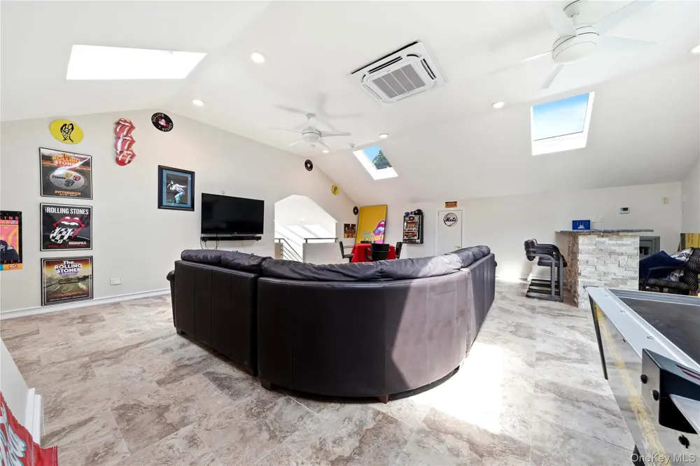 31 Deer Run East Islip, NY 11730