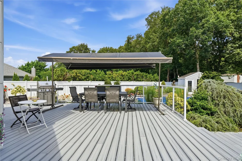 31 Deer Run East Islip, NY 11730