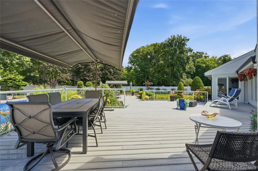 31 Deer Run East Islip, NY 11730
