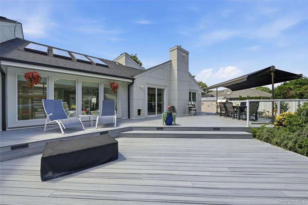 31 Deer Run East Islip, NY 11730