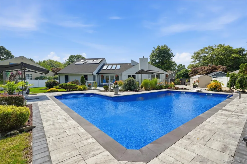 31 Deer Run East Islip, NY 11730