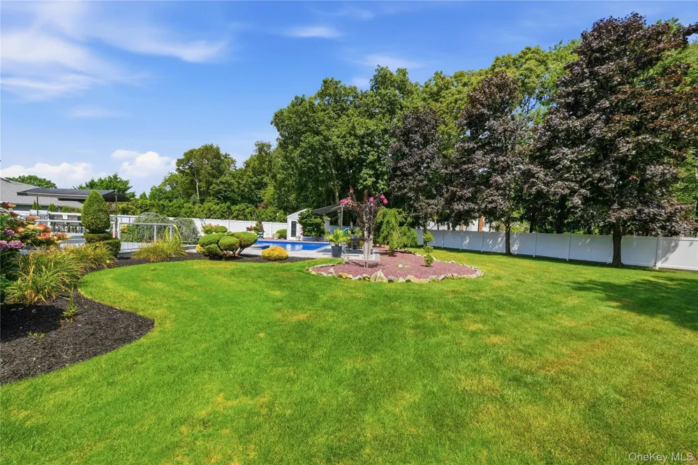 31 Deer Run East Islip, NY 11730