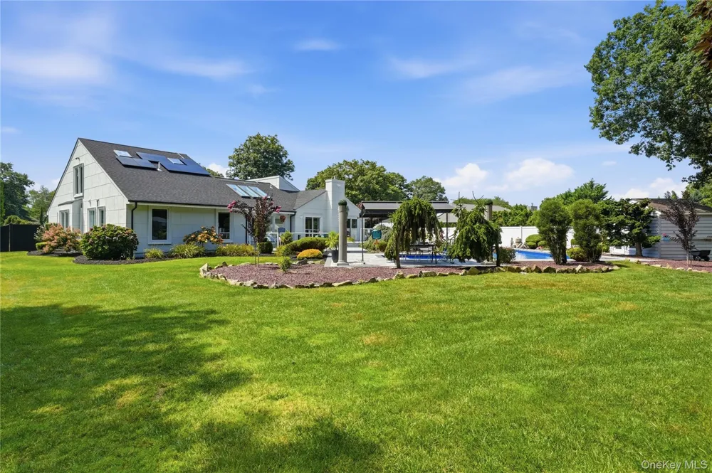 31 Deer Run East Islip, NY 11730