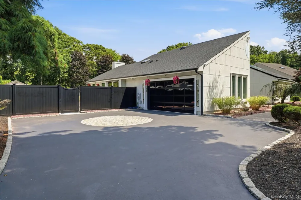 31 Deer Run East Islip, NY 11730