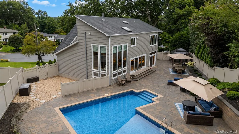 9 Sorgi Court Plainview, NY 11803