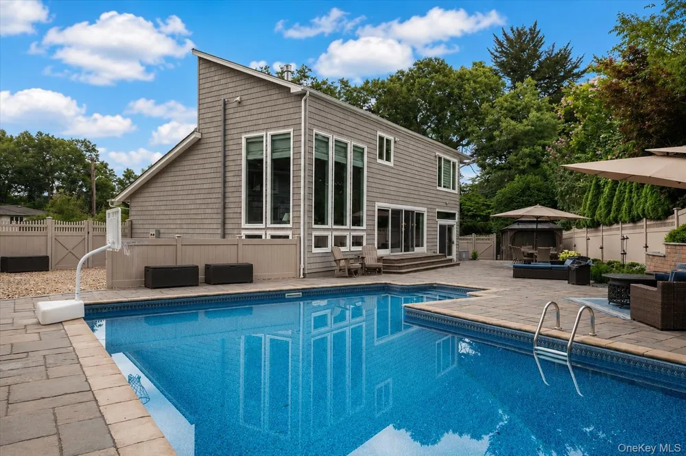 9 Sorgi Court Plainview, NY 11803
