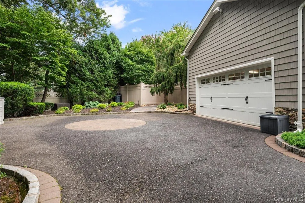 9 Sorgi Court Plainview, NY 11803