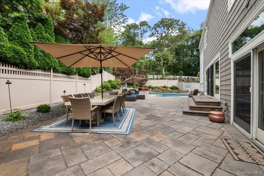 9 Sorgi Court Plainview, NY 11803