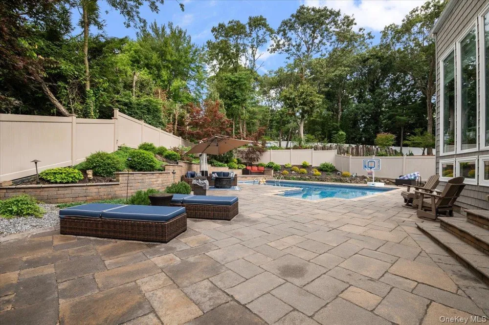 9 Sorgi Court Plainview, NY 11803