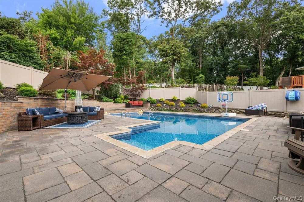 9 Sorgi Court Plainview, NY 11803