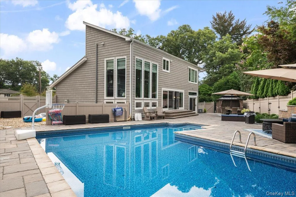 9 Sorgi Court Plainview, NY 11803