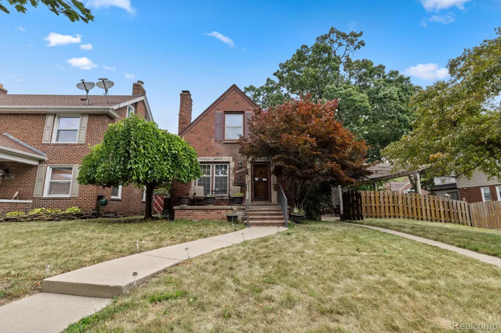 21730 Edna Street Dearborn City, MI 48124