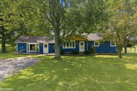 5535 Saint Clair Highway