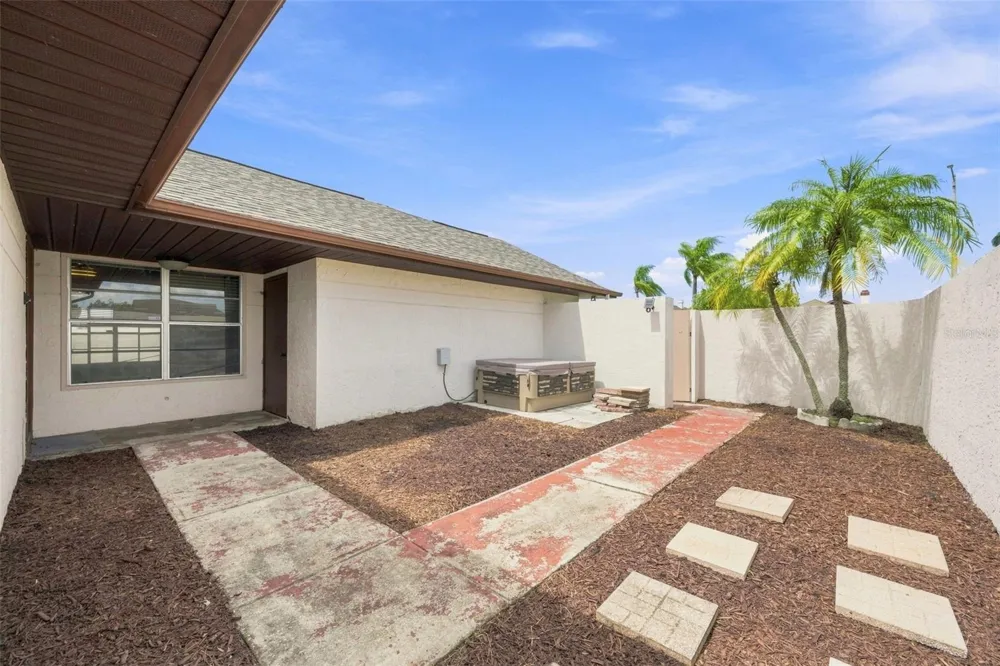 10836 VENICE CIRCLE Tampa, FL 33635