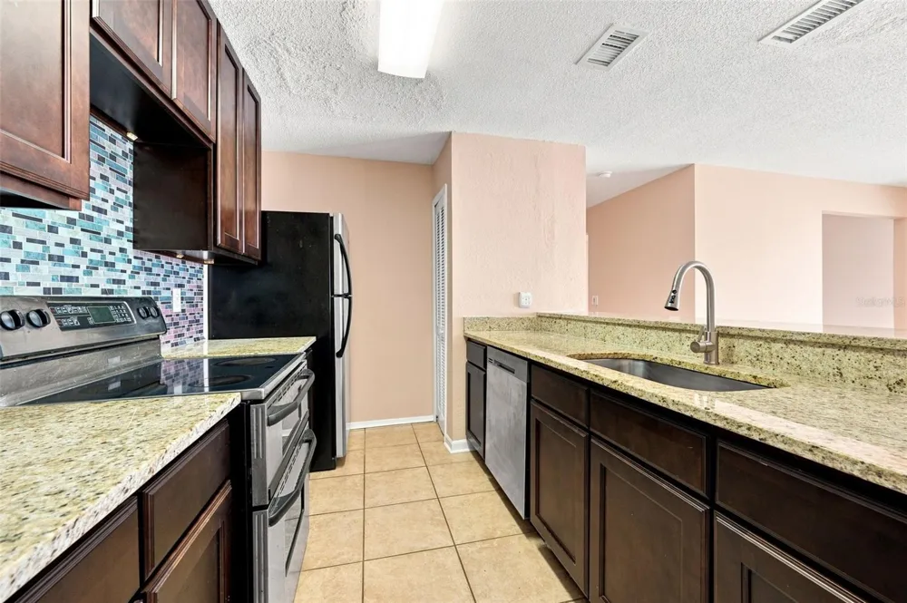 10836 VENICE CIRCLE Tampa, FL 33635