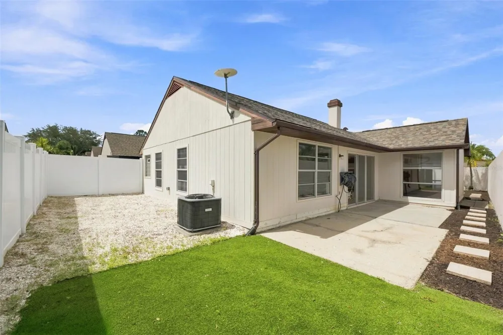 10836 VENICE CIRCLE Tampa, FL 33635