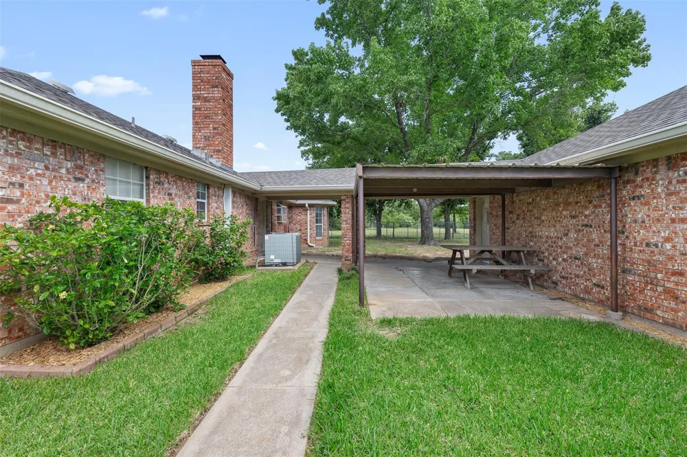 20908 N State Highway 6 Bremond, TX 76629