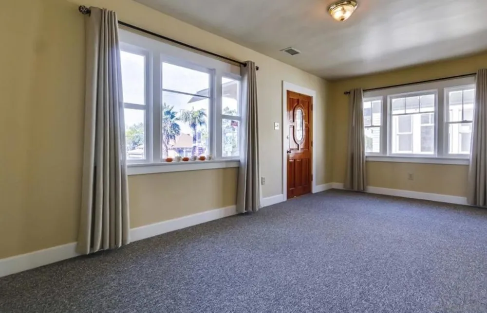 355 19th San Diego, CA 92102