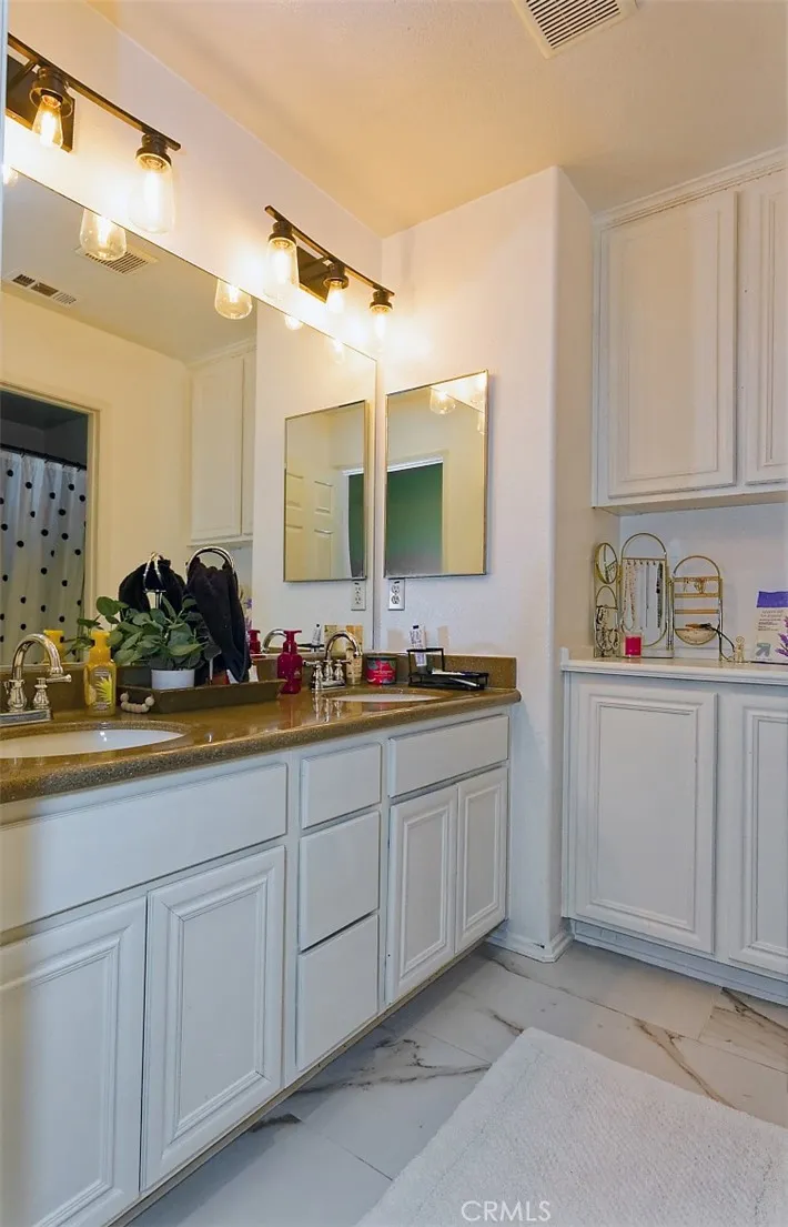 14911 Sunset Gardens Court Victorville, CA 92394