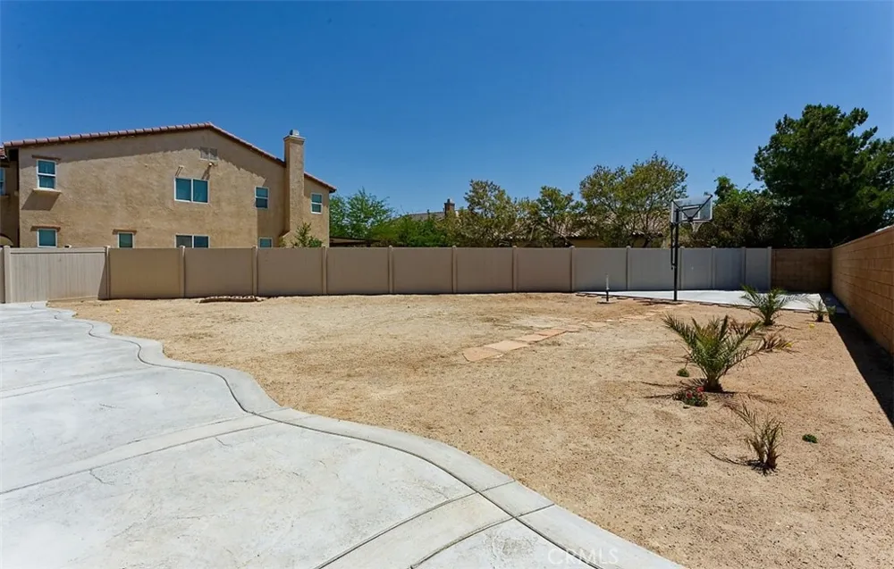 14911 Sunset Gardens Court Victorville, CA 92394