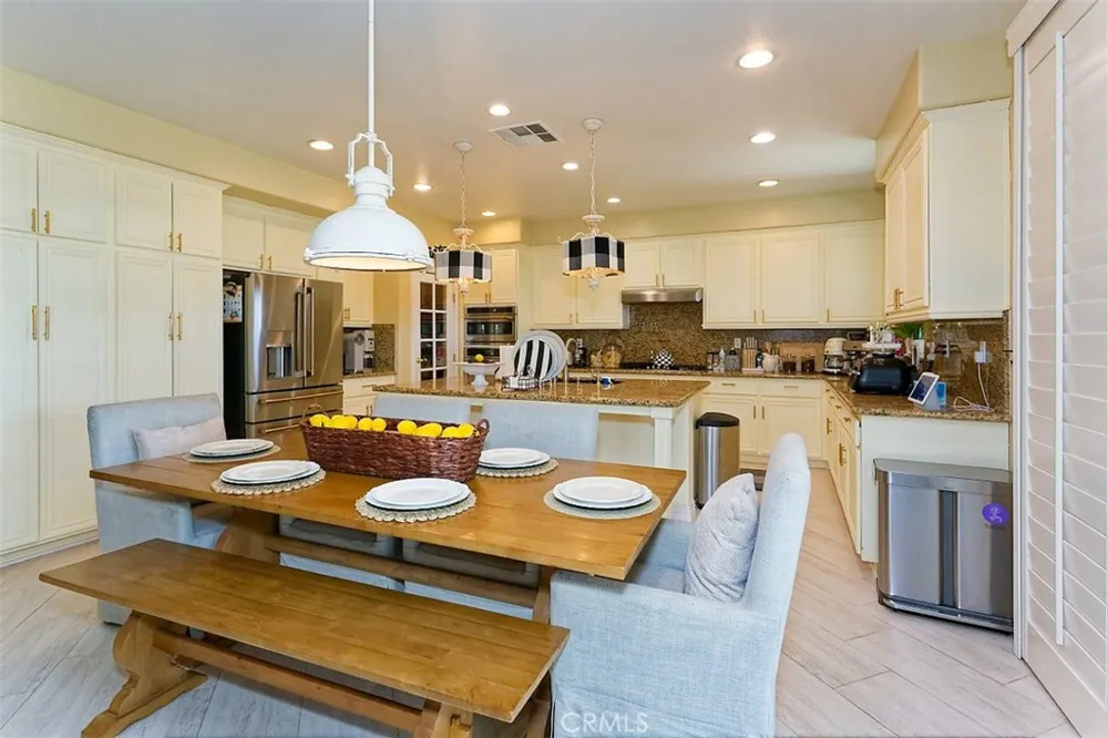 14911 Sunset Gardens Court Victorville, CA 92394