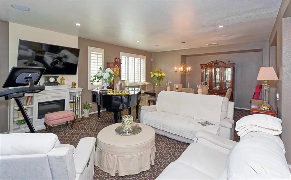 14911 Sunset Gardens Court Victorville, CA 92394