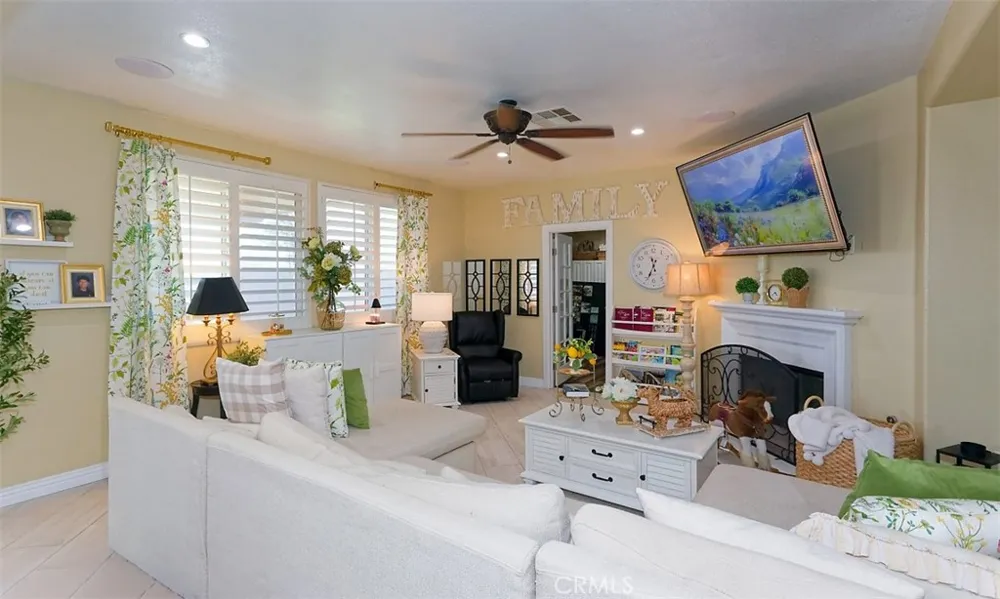 14911 Sunset Gardens Court Victorville, CA 92394