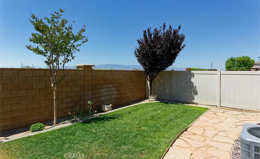 14911 Sunset Gardens Court Victorville, CA 92394
