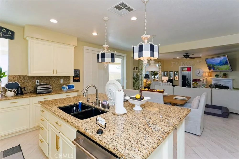 14911 Sunset Gardens Court Victorville, CA 92394