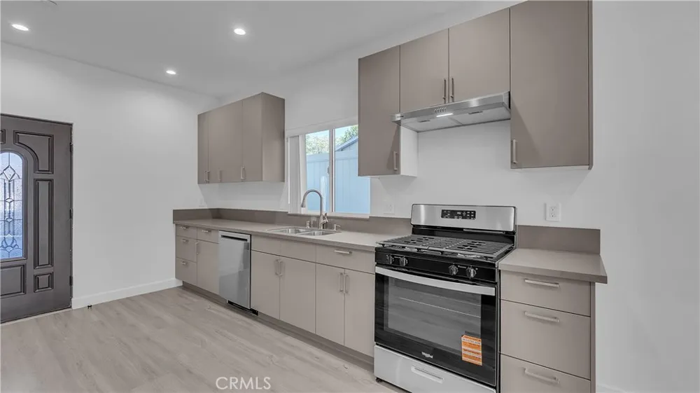 7731 Craner Ave Sun Valley, CA 91352