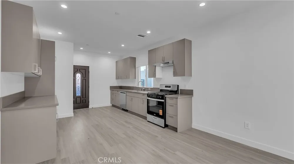 7731 Craner Ave Sun Valley, CA 91352