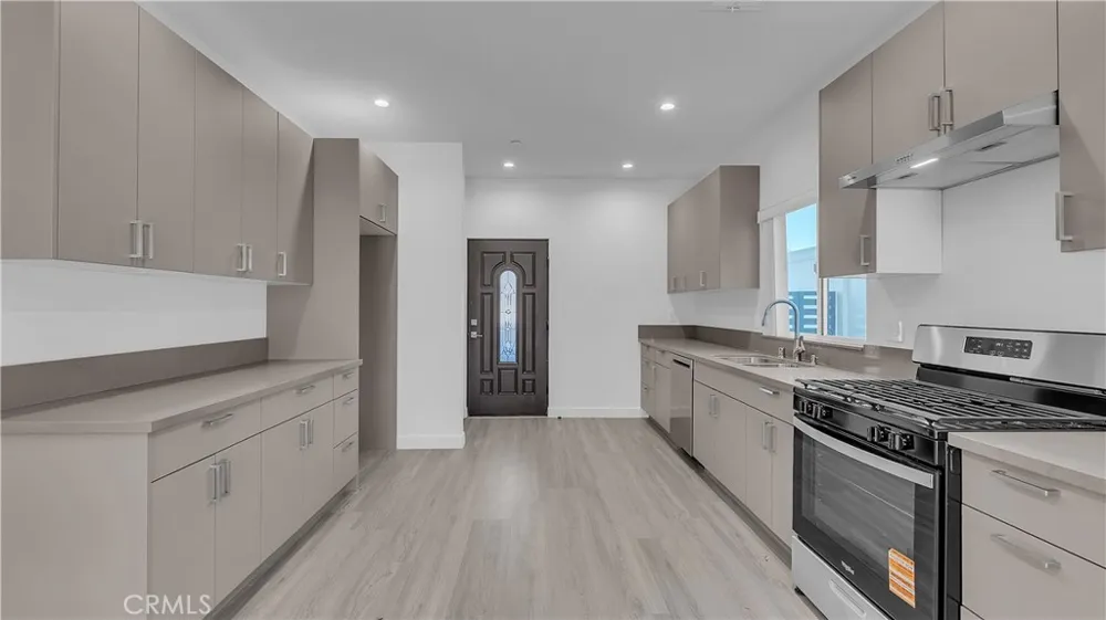 7731 Craner Ave Sun Valley, CA 91352