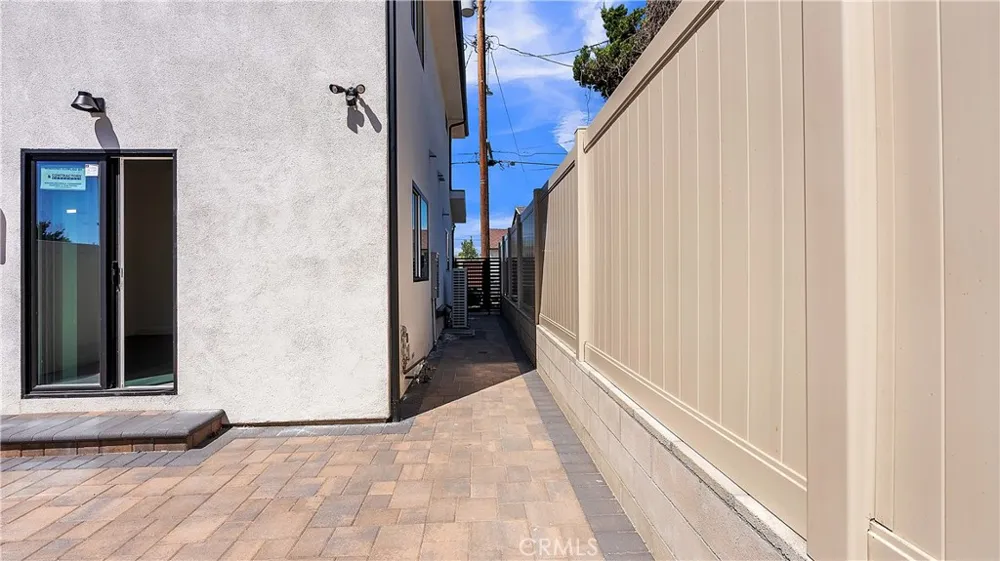 7731 Craner Ave Sun Valley, CA 91352