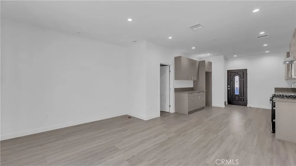 7731 Craner Ave Sun Valley, CA 91352