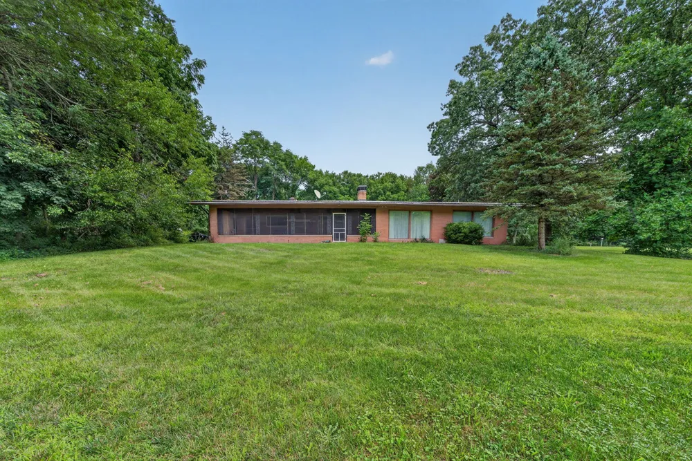 70506 Sunrise Drive Edwardsburg, MI 49112