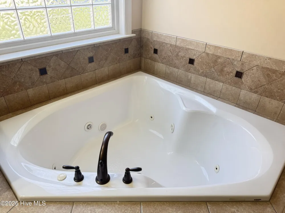 2313 Dovedale Drive #B Greenville, NC 27834