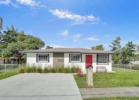 302 NW 9th St