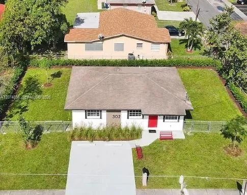 302 NW 9th St Hallandale Beach, FL 33009