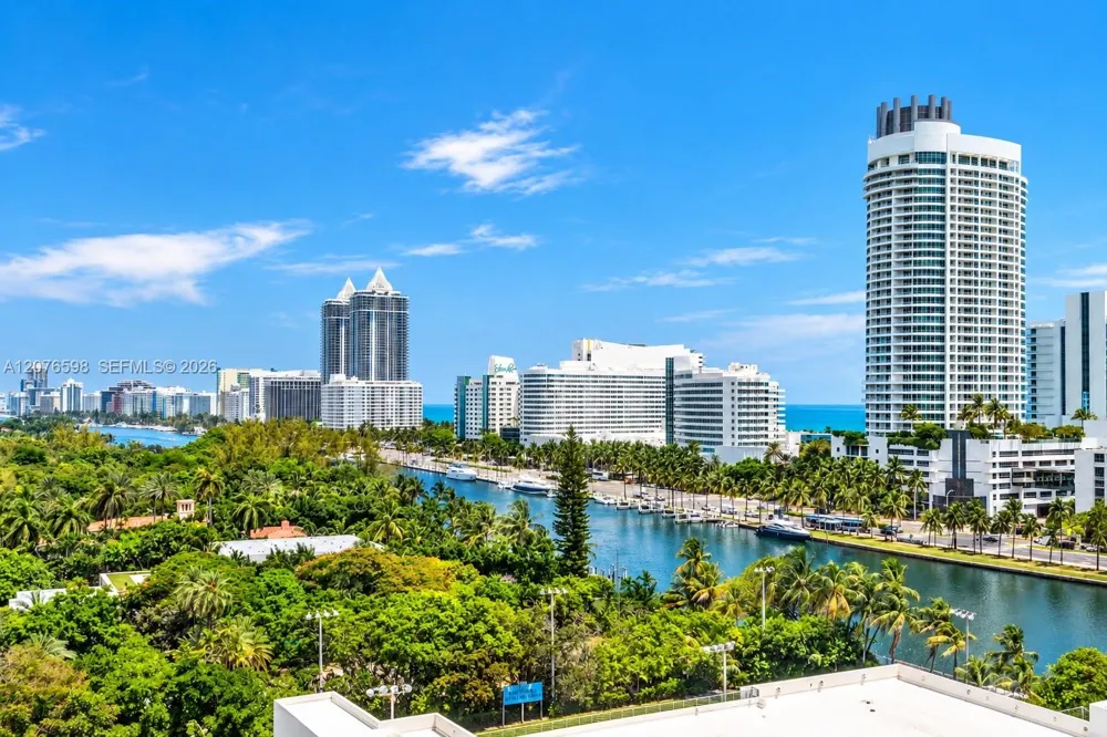 4101 Pine Tree Dr #1105 Miami Beach, FL 33140