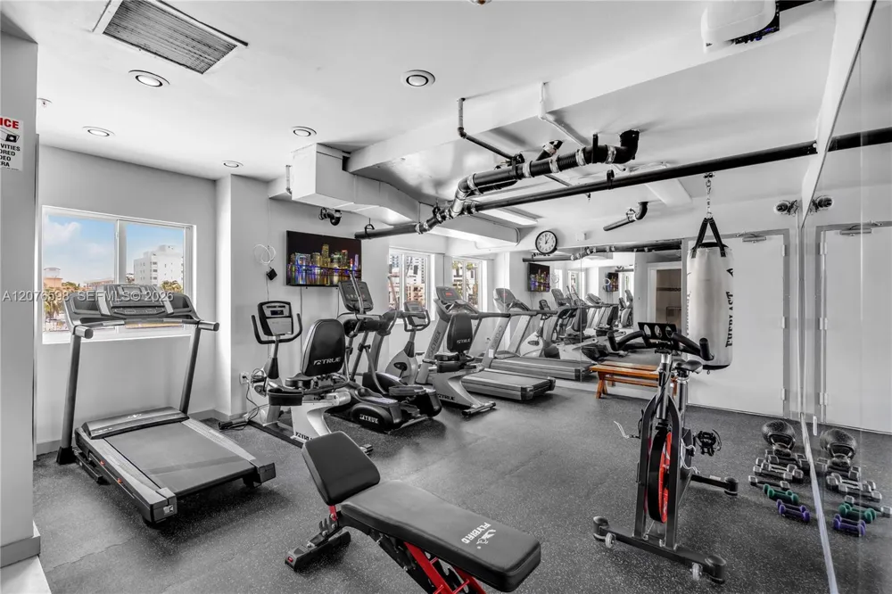 4101 Pine Tree Dr #1105 Miami Beach, FL 33140