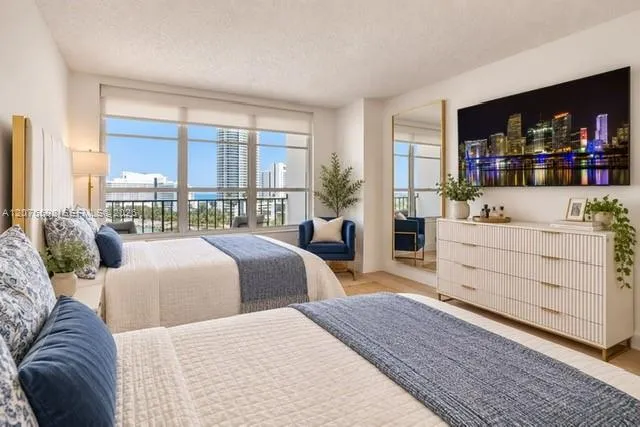 4101 Pine Tree Dr #1105 Miami Beach, FL 33140