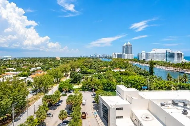 4101 Pine Tree Dr #1105 Miami Beach, FL 33140