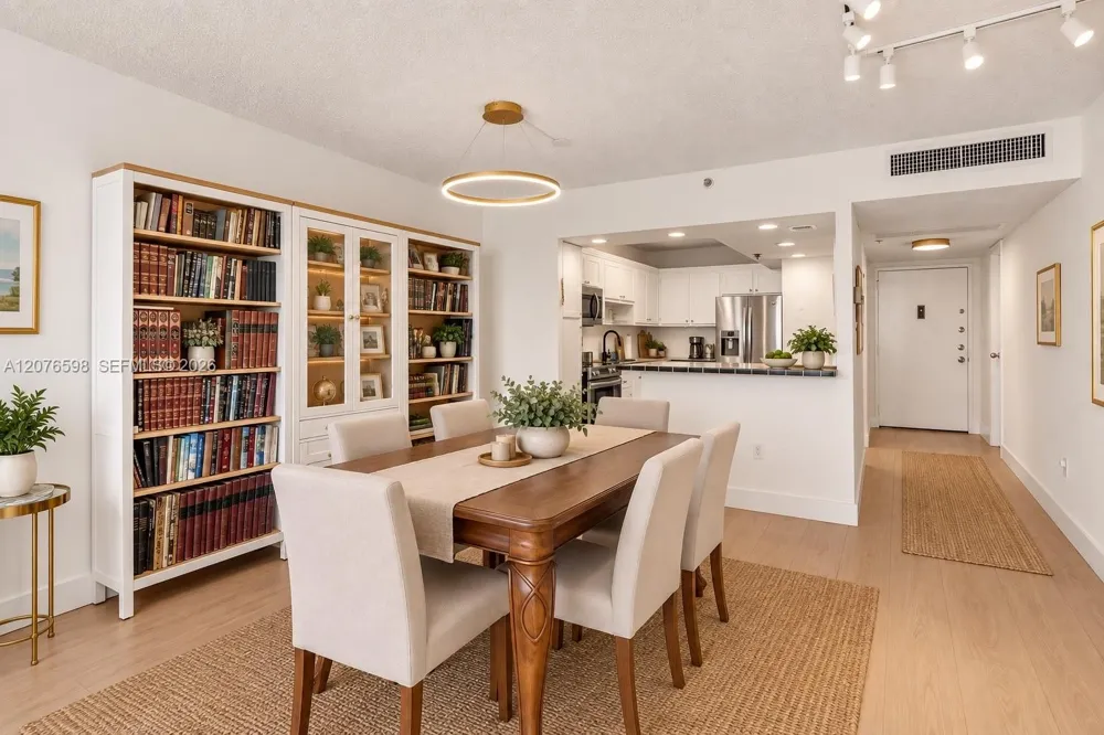 4101 Pine Tree Dr #1105 Miami Beach, FL 33140