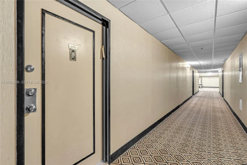 4101 Pine Tree Dr #1105 Miami Beach, FL 33140