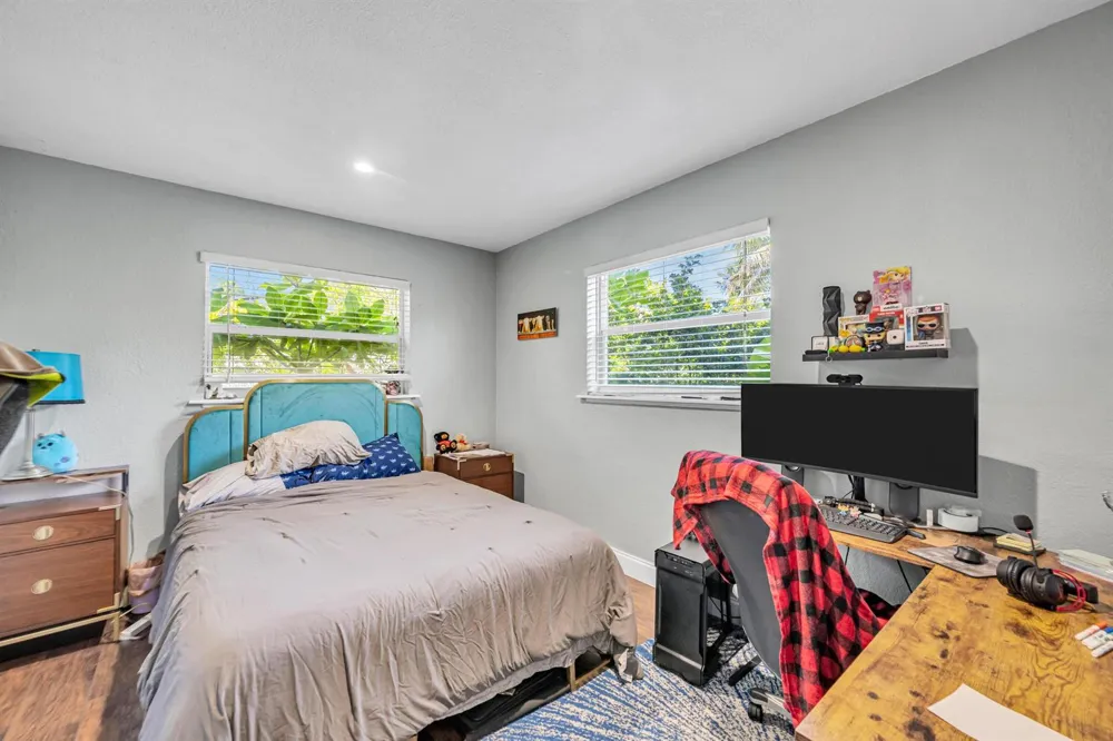 811 NE 14TH PLACE #10 Fort Lauderdale, FL 33304
