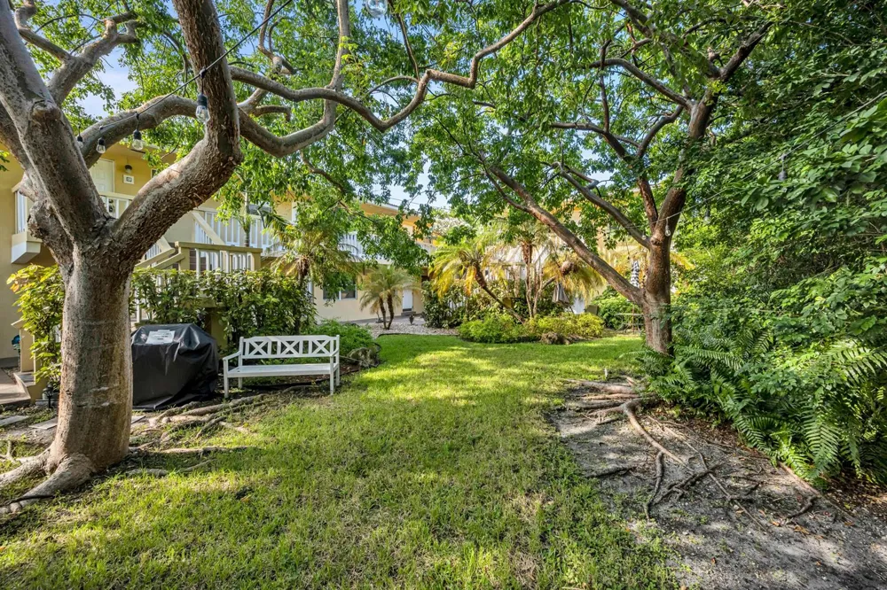811 NE 14TH PLACE #10 Fort Lauderdale, FL 33304